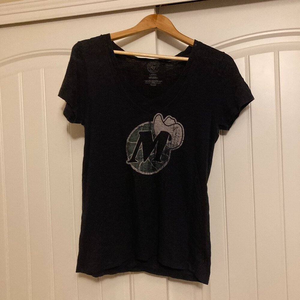 Dallas Mavericks Gray T Shirt Womens Large '47 Short Sleeve V Neck Cotton